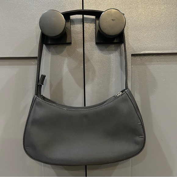 Vintage GUESS Y2K 90s Black Nylon Shoulder Bag EUC - Picture 3 of 10